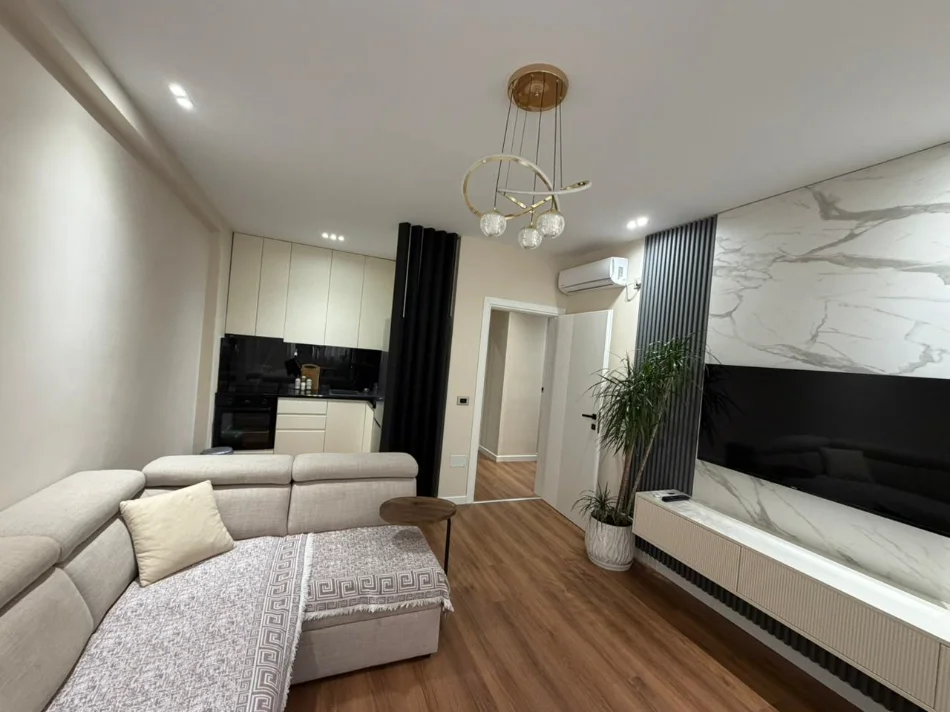 Durres, shitet apartament 1+1 Kati 8, 119.000 €