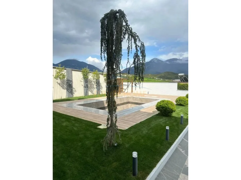 Tirane, jepet me qera Vile 2 Katshe , 124 m² 5.000 € (Paskuqan)