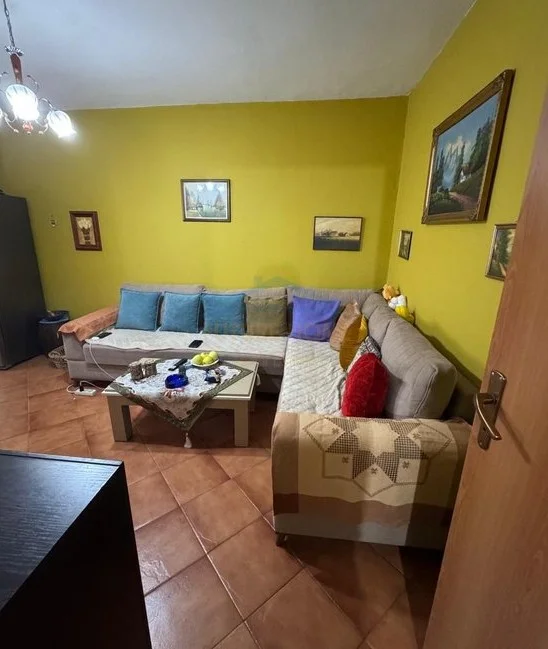 Tirane, shitet apartament 2+1 Kati 5, 56 m² 115.000 € (rruga ferit xhajko)