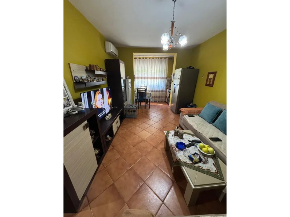 Tirane, shitet apartament 2+1 Kati 5, 56 m² 115.000 € (Rruga Ferit Xhajko)