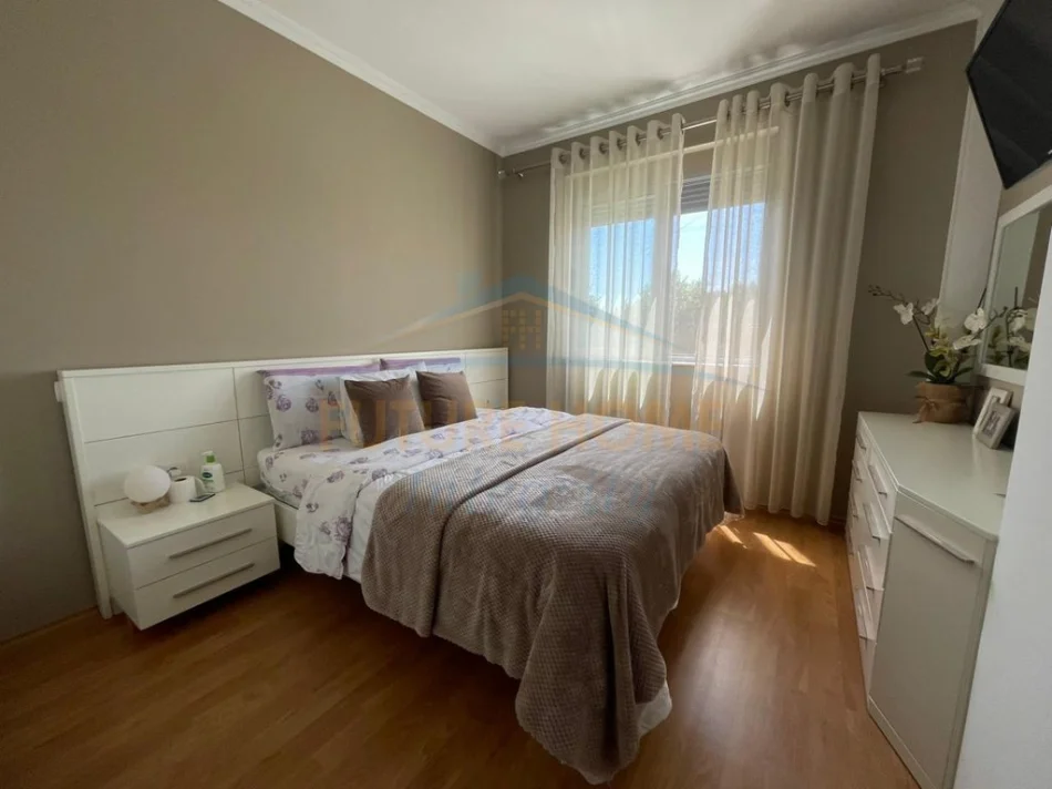 Tirane, shitet apartament 3+1 Kati 2, 109 m² 200.000 € (prane Fizikes Berthamore, Fresk)