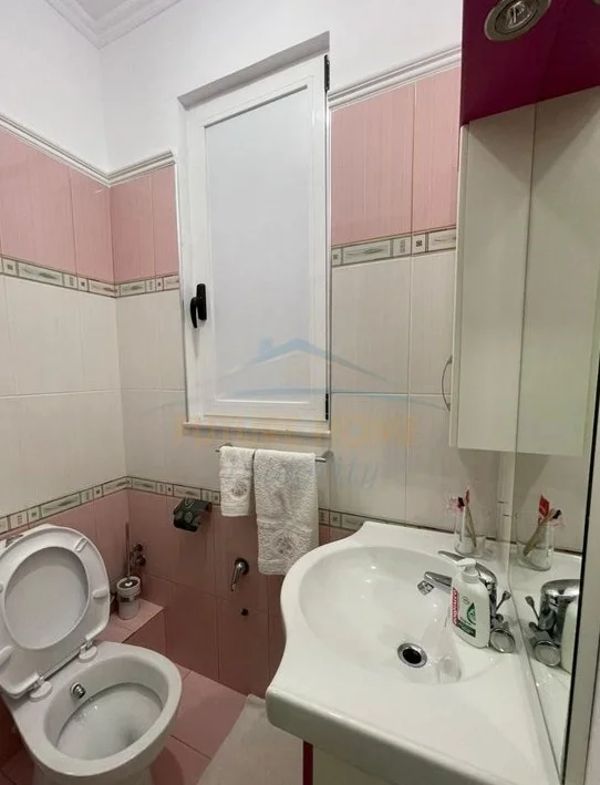 Tirane, shitet apartament 3+1 Kati 2, 109 m² 200.000 € (fresku)