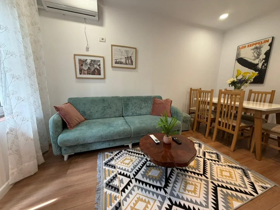 Tirane, jepet me qera shtepi 1+1 Kati 1, 49 m² 530 € (21 dhjetori)