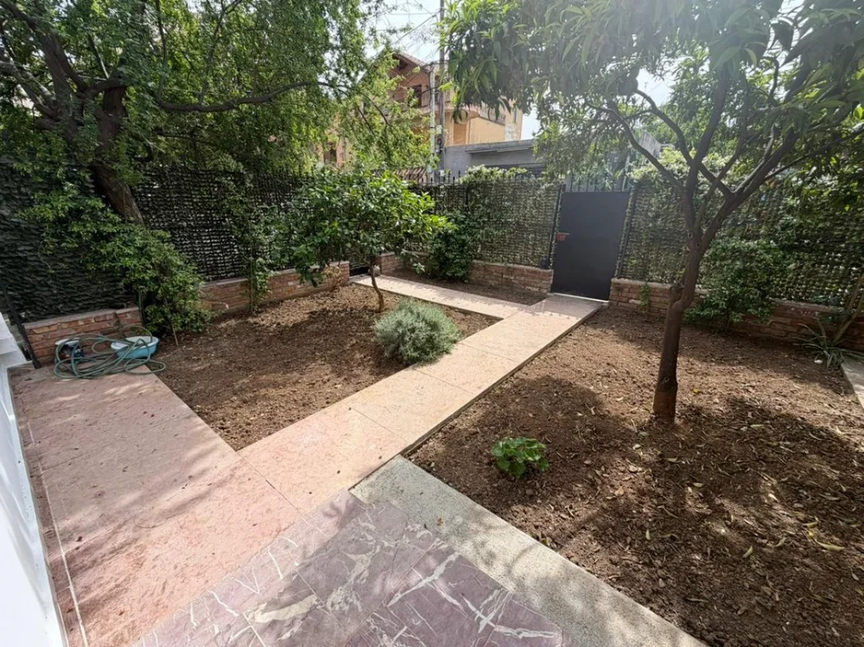 Tirane, jepet me qera shtepi 1+1 Kati 1, 49 m² 530 € (21 dhjetori)