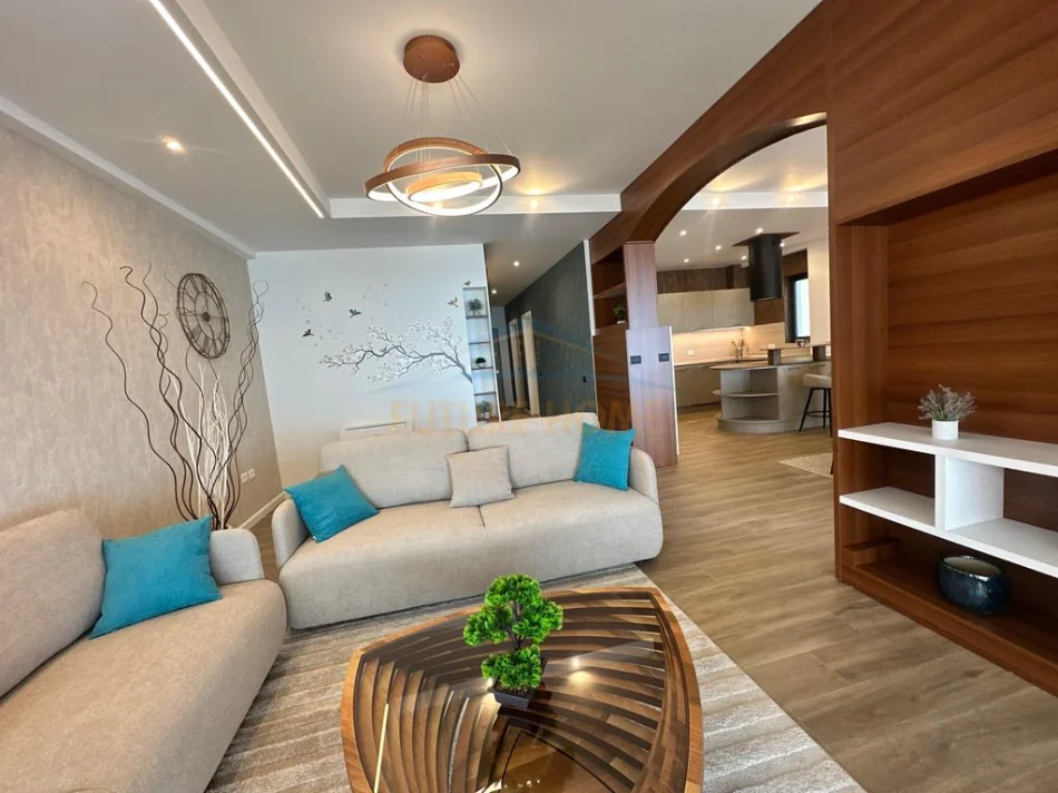 Vlore, shitet apartament+verande | Penthouse 2+1+Aneks+Ballkon Kati 0, 167 m² 549.000 € (Uji i Ftohte)