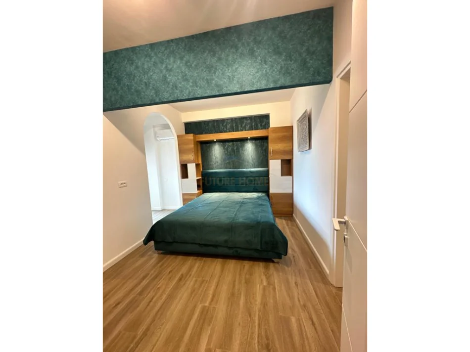 Vlore, shitet apartament+verande | Penthouse 2+1+Aneks+Ballkon Kati 0, 167 m² 549.000 € (Uji i Ftohte)