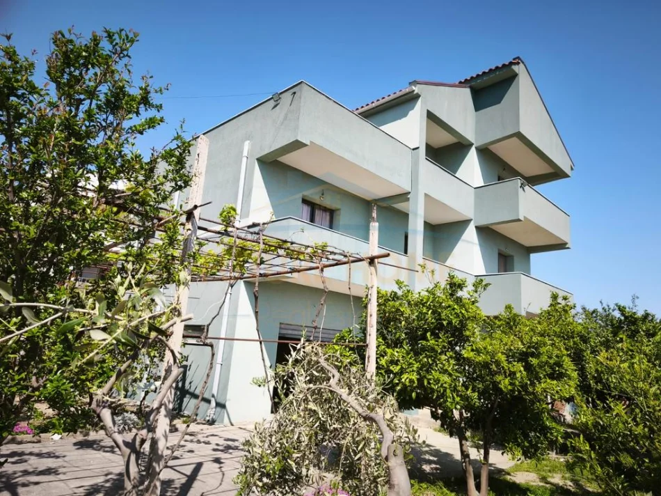 Durres, shitet shtepi 5+1+Aneks+Ballkon Kati 3, 416 m² 550.000 € 
