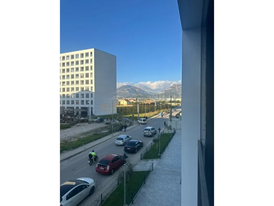 Tirane, jepet me qera apartament 2+1 Kati 1, 105 m² 700 € (Bulevardi i Ri,Tiranë)