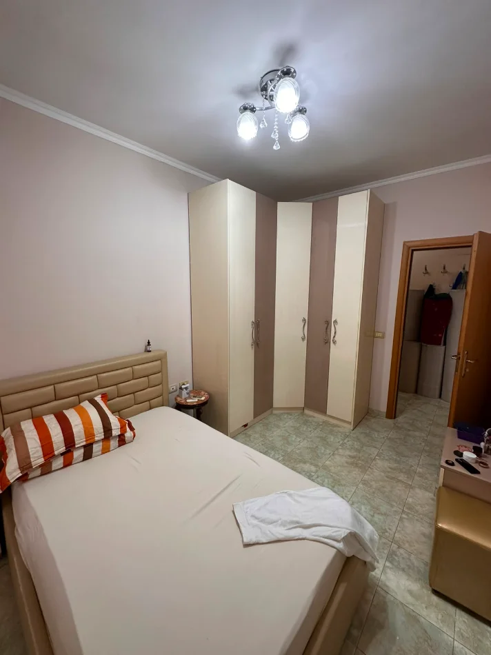 Tirane, shitet apartament 3+1 Kati 3, 97 m² 150.000 € (YZBERISHT)