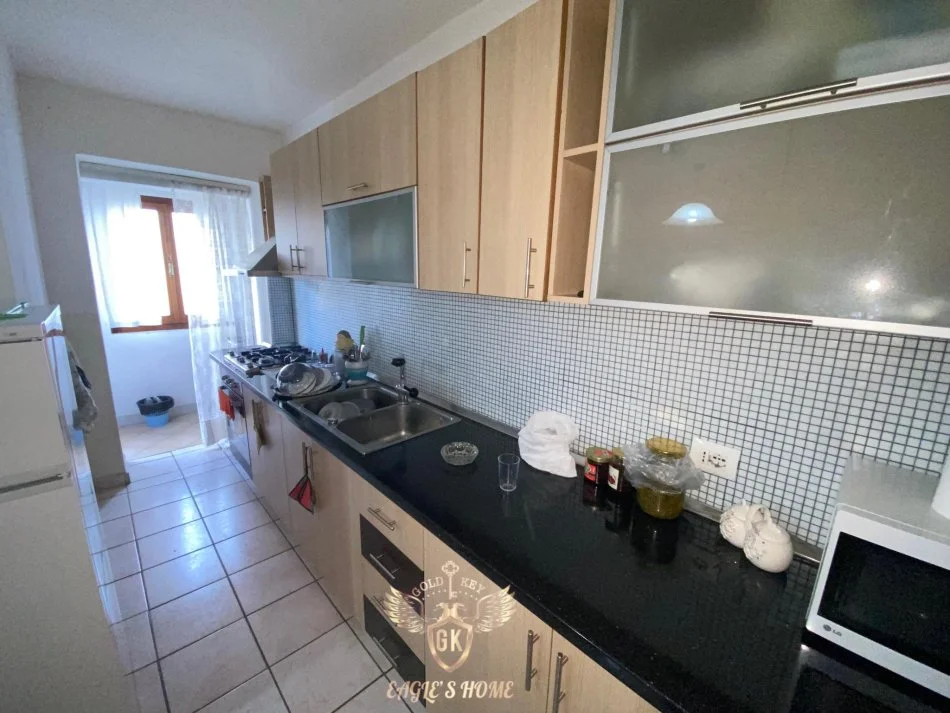 Durres, jap me qera apartament 1+1+Ballkon Kati 2, 70 m² 250 € 