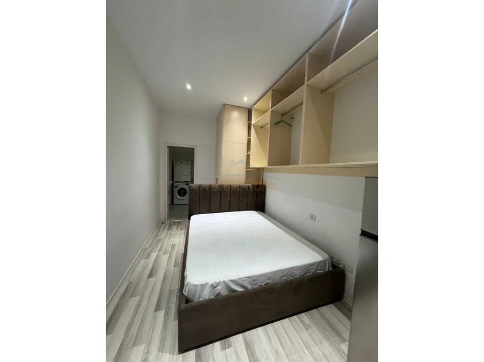 Tirane, jepet me qera apartament Kati 0, 420 € (BARRIKADA)