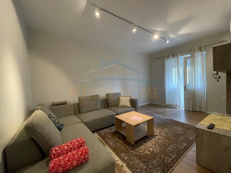 Tirane, jepet me qera apartament 1+1 Kati 2, 72 m² 600 € (mine peza)