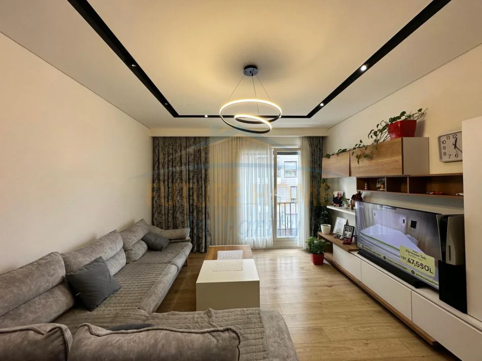 Tirane, shitet apartament 2+1+2+Post Parkimi, Kati 3, 108 m² 260.000 € (Ali Demi)