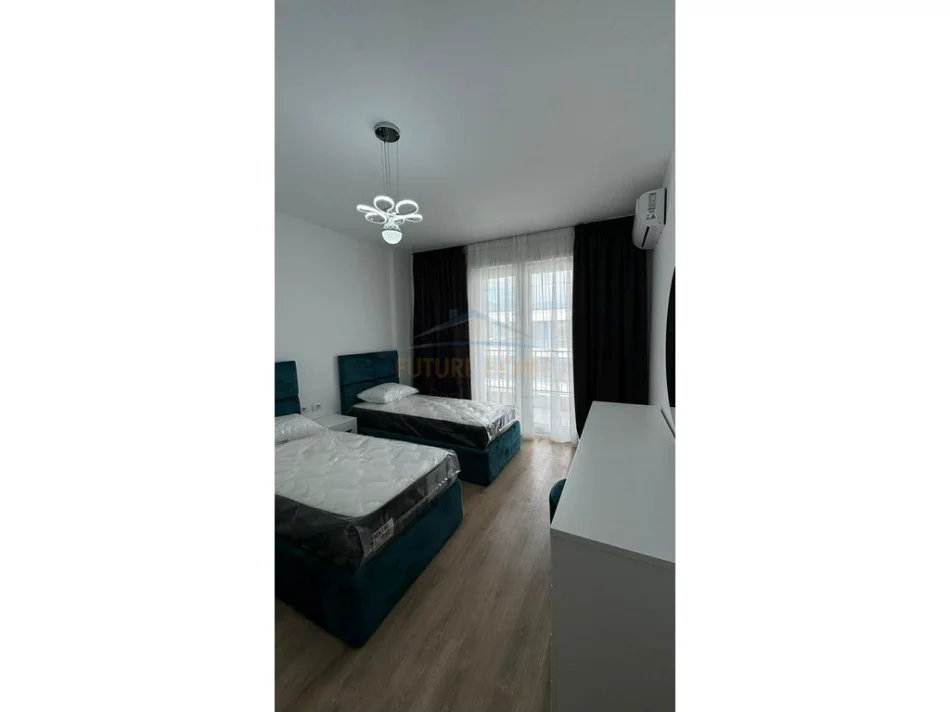 Tirane, jepet me qera apartament 2+1 Kati 8, 104 m² 550 € (Univers City)