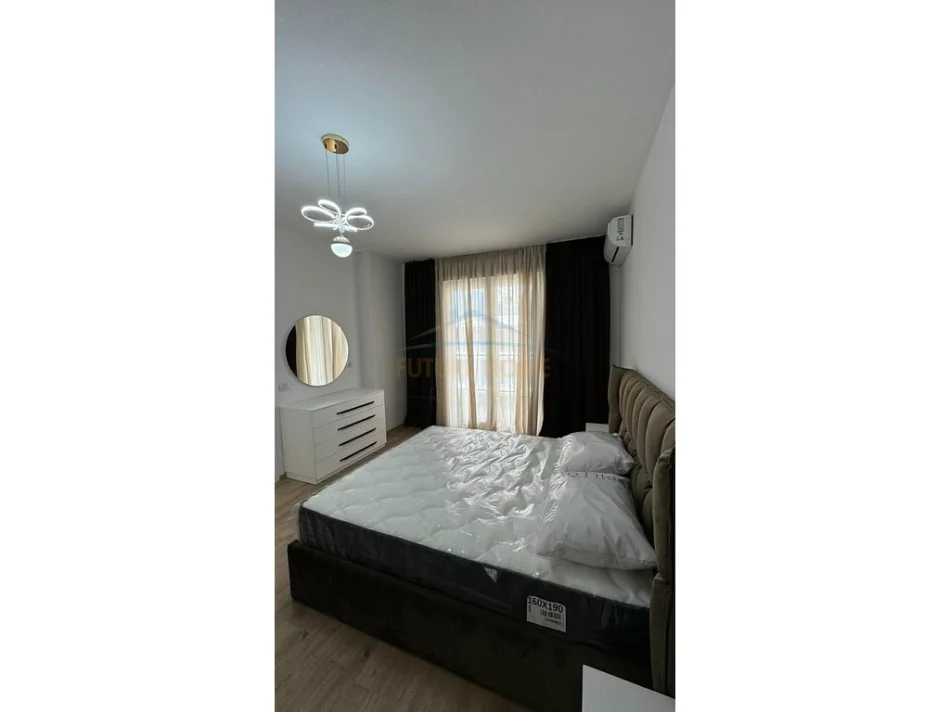 Tirane, jepet me qera apartament 2+1 Kati 8, 104 m² 550 € 