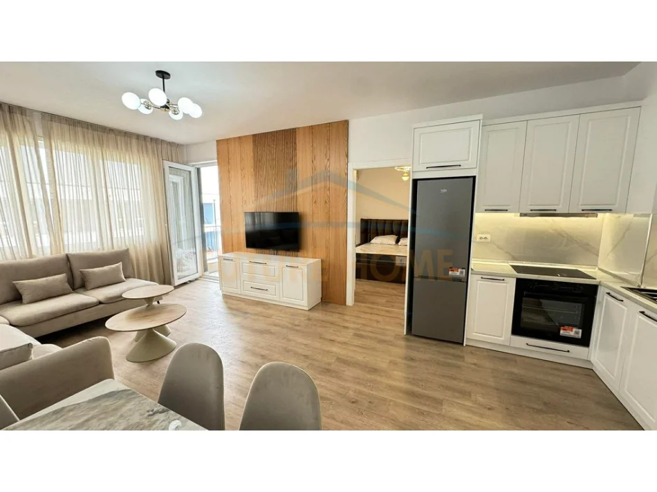 Tirane, jepet me qera apartament 2+1 Kati 8, 104 m² 550 € (Univers City)