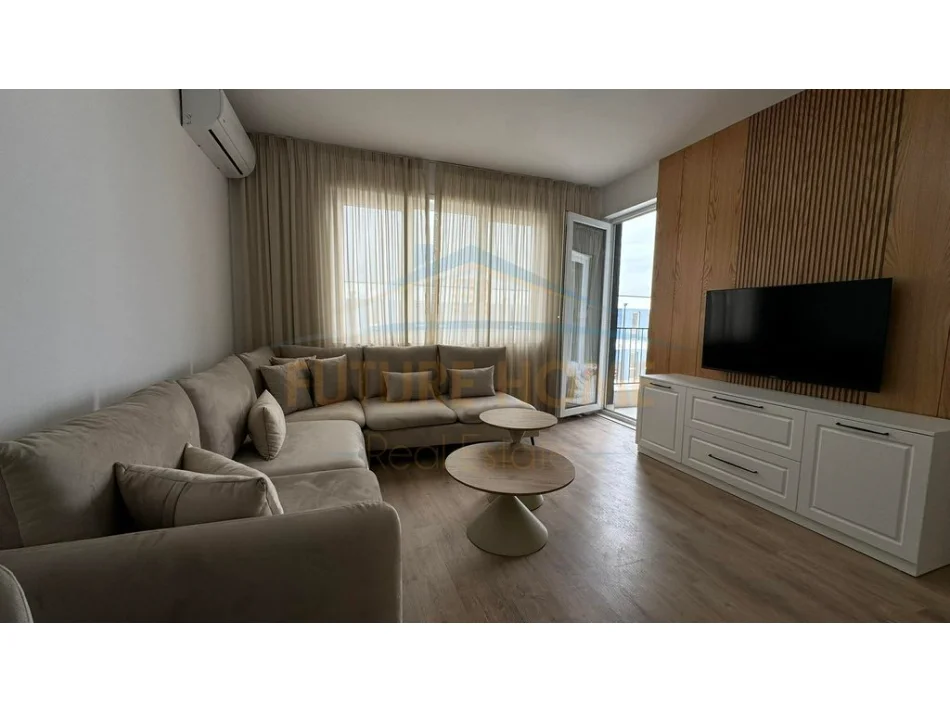 Tirane, jepet me qera apartament 2+1 Kati 8, 104 m² 550 € 