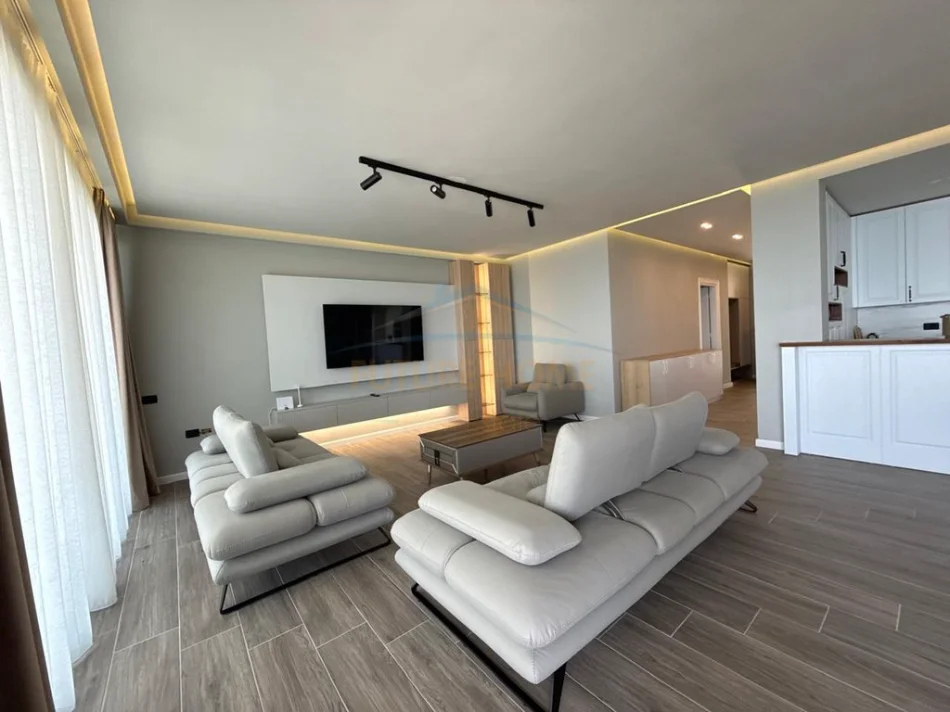 Vlore, shitet apartament 2+1+Ballkon Kati 0, 146 m² 389.000 € (Vlore)