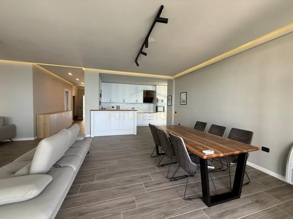 Vlore, shitet apartament 2+1+Ballkon Kati 0, 146 m² 389.000 € (Vlore)