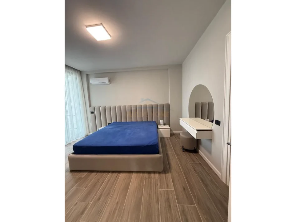 Vlore, shitet apartament 2+1+Aneks+Ballkon Kati 0, 148 m² 389.000 € (Uji i Ftohte)