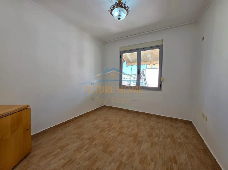 Tirane, jepet me qera apartament 1+1 Kati 7, 105 m² 400 € (Yzberisht)