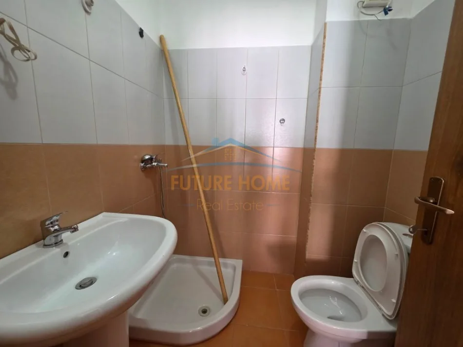 Tirane, jepet me qera apartament 1+1 Kati 7, 105 m² 400 € (Yzberisht)