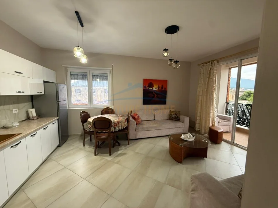 Tirane, jepet me qera apartament 2+1+Aneks+Ballkon Kati 3, 96 m² 600 € (spitali amerikan 2)