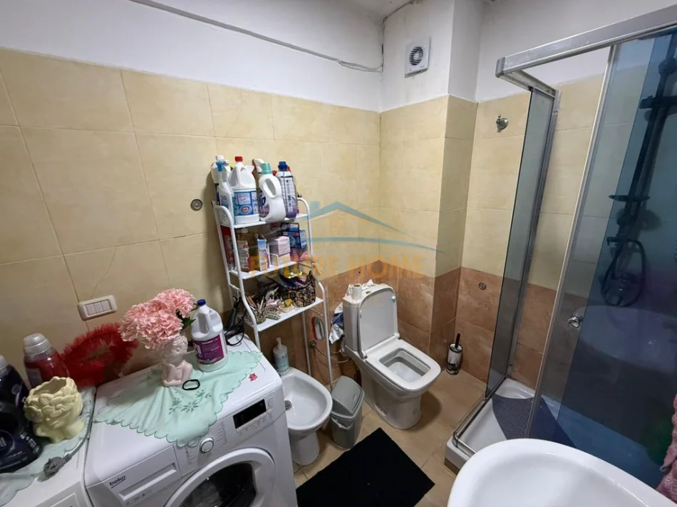Shqiperi, shitet apartament 2+1 Kati 2, 74 m² 130.000 € (unaza e re)