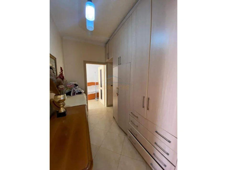 Vlore, shitet apartament 2+1+Ballkon Kati 8, 143 m² 220.000 € (Kali Trojes)