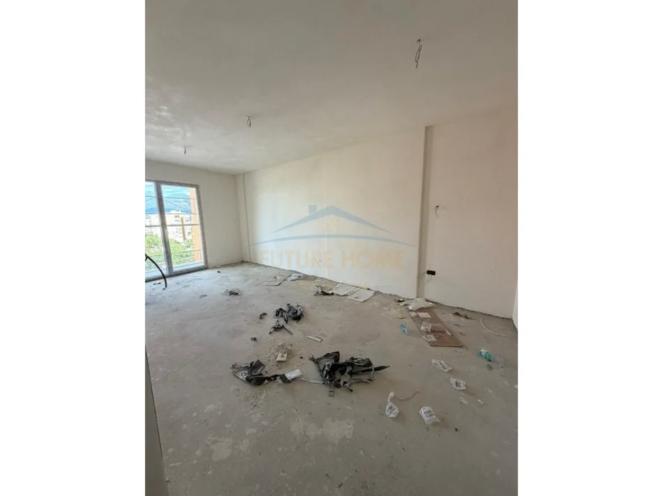 Tirane, shitet apartament 1+1 Kati 6, 68 m² 136.500 € (Laprake)