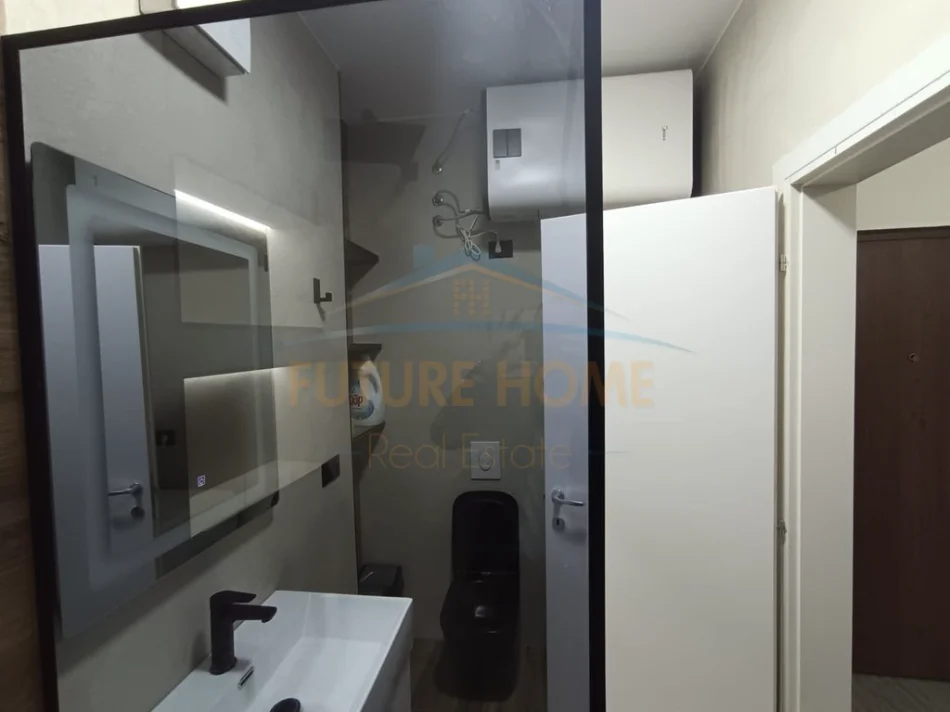 Tirane, jepet me qera apartament 2+1 Kati 10, 100 m² 550 € (Yzberisht)