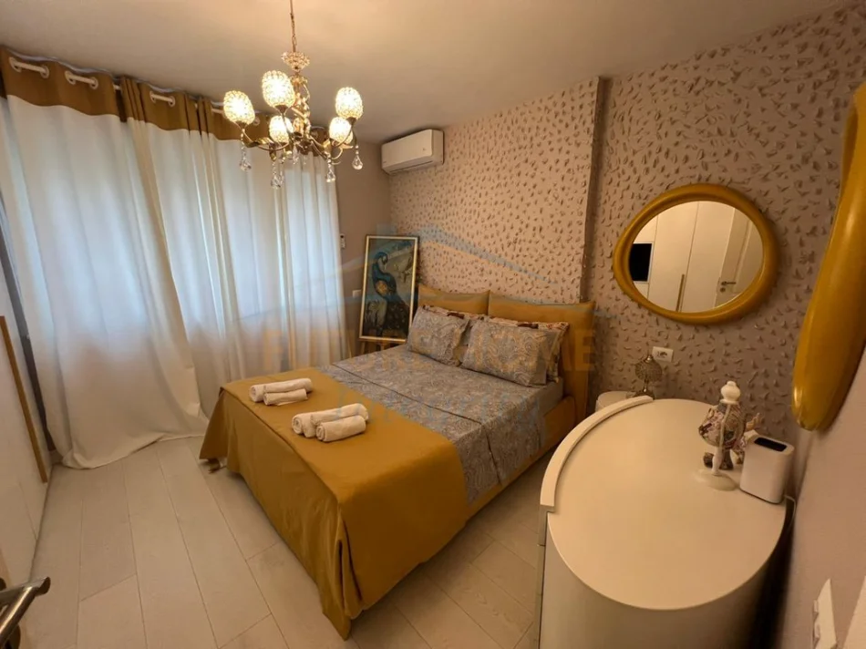 Shqiperi, jepet me qera apartament 2+1 Kati 2, 89 m² 1.100€ (Kopshti Zoologjik)