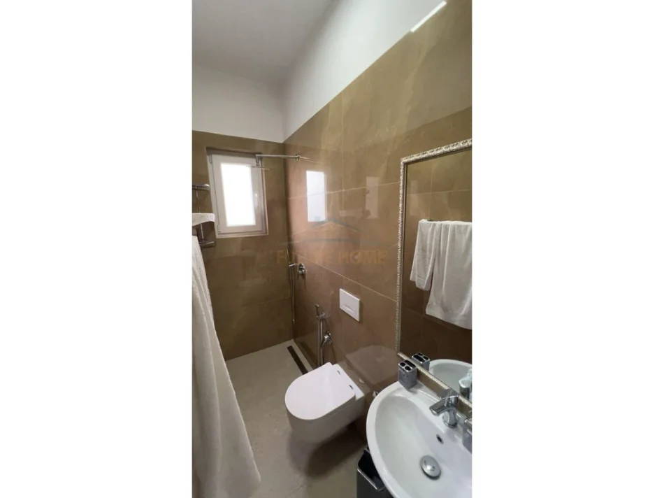 Tirane, jepet me qera apartament Kati 1, 800 € (Sauk)