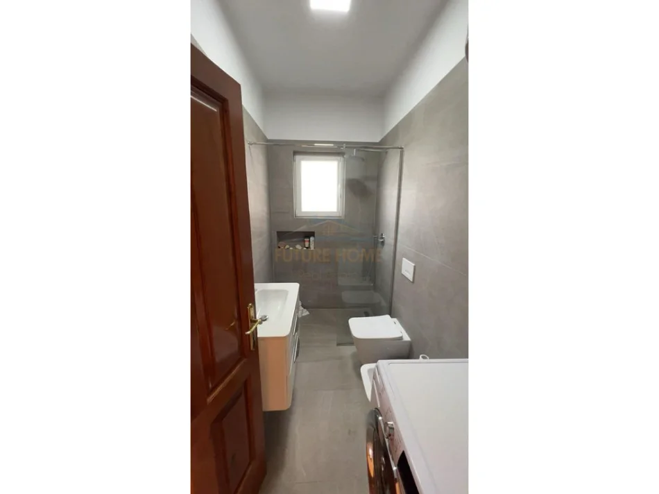 Tirane, jepet me qera apartament Kati 1, 800 € (Sauk)