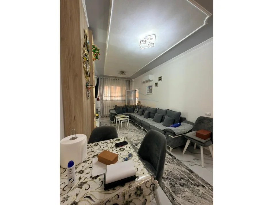 Tirane, shitet apartament 2+1 , 100 m² 115.000 € (Kamez)