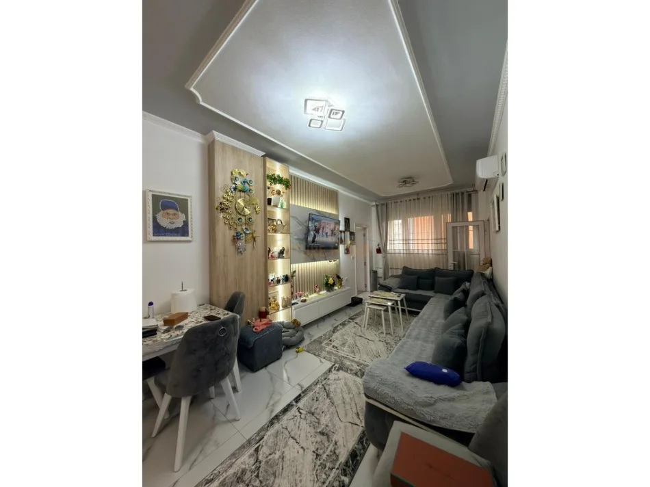 Tirane, shitet apartament 2+1+Ballkon Kati 5, 100 m² 115.000 € (Kamez)