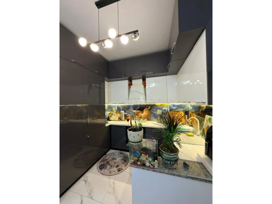 Tirane, shitet apartament 2+1 , 100 m² 115.000 € (Kamez)