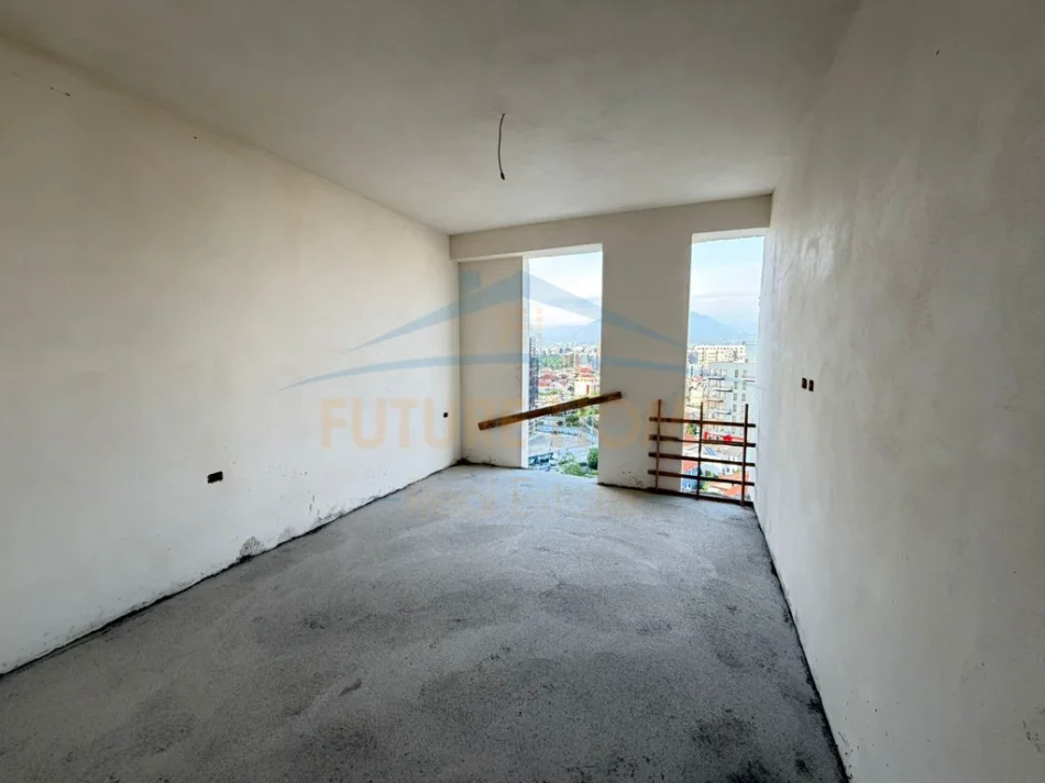 Tirane, shitet apartament 1+1 Kati 8, 91 m² 182.000 € (Ish parku autobuzave)