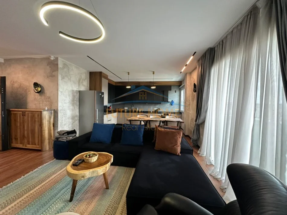 Tirane, jepet me qera apartament 2+1+Ballkon , 200 m² 1.700 € (Prane Kompleksit Delijorgj)