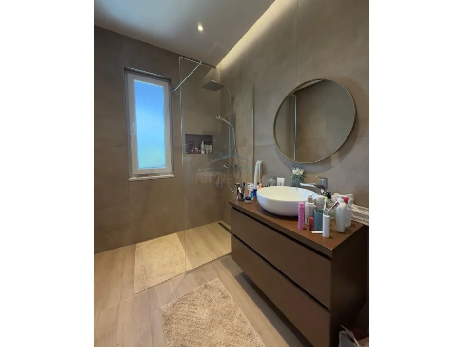 Gjiri Lalezit | Hamallaj, shitet apartament+verande | Penthouse 3+1+Aneks+Ballkon Kati 3, 127 m² 500.000 € (Valamar)