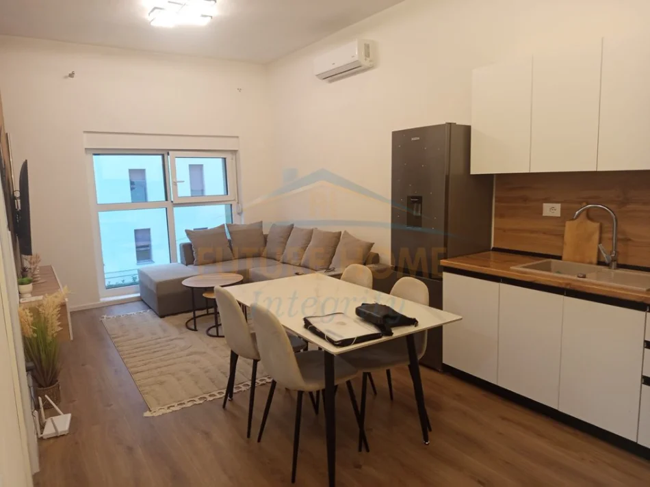 Tirane, jepet me qera apartament 1+1+Ballkon Kati 2, 400 € (Ali Demi, Kompleksi Kadiu)