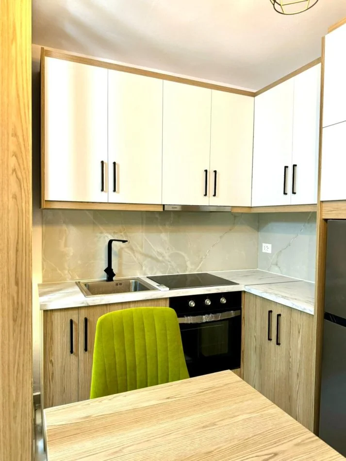 Tirane, jepet me qera garsonier 1+1 Kati 4, 45 m² 500 € (rruga hasan alla)