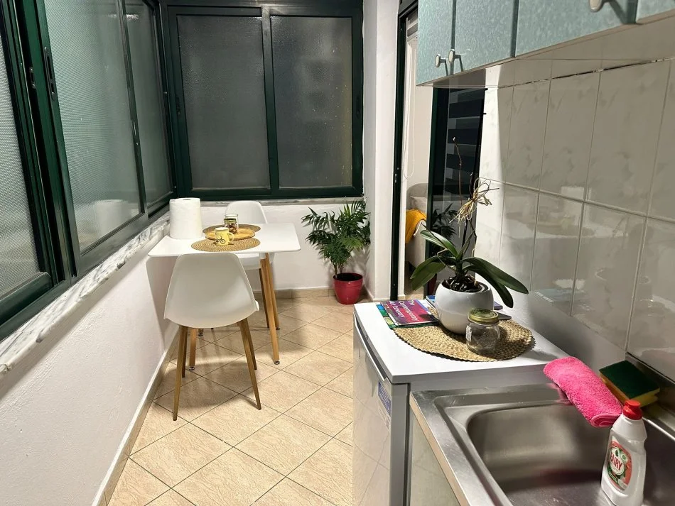 Tirane, jepet me qera apartament 1+1 Kati 1, 37 m² 500€ (Rruga Ali Pashe Gucia, Tirane)