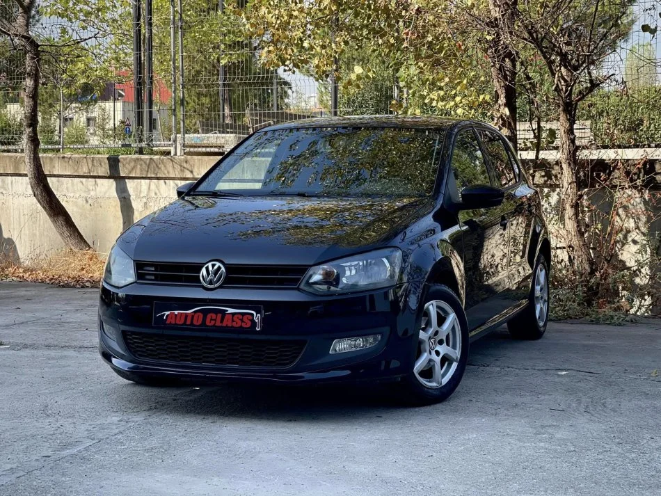Tirane, shes makine VW POLO Nafte, blu e errët manuale Kondicioner 206.000 km 5.600 €