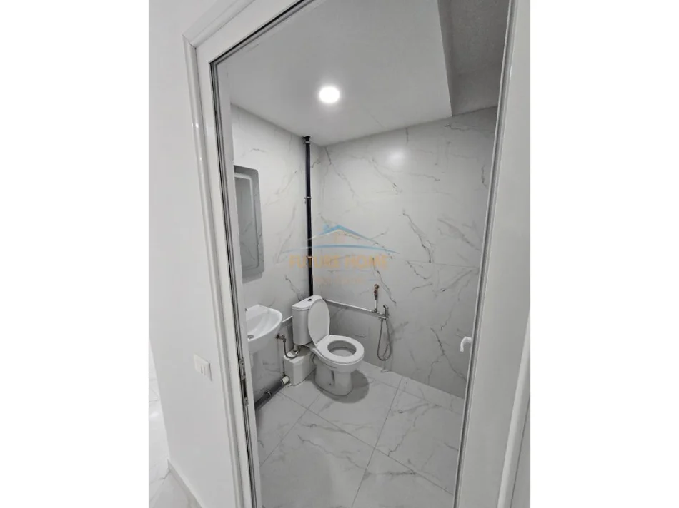 Tirane, shitet ambjent biznesi Kati -1, 48 m² 92.000 € (Komuna e Parisit)
