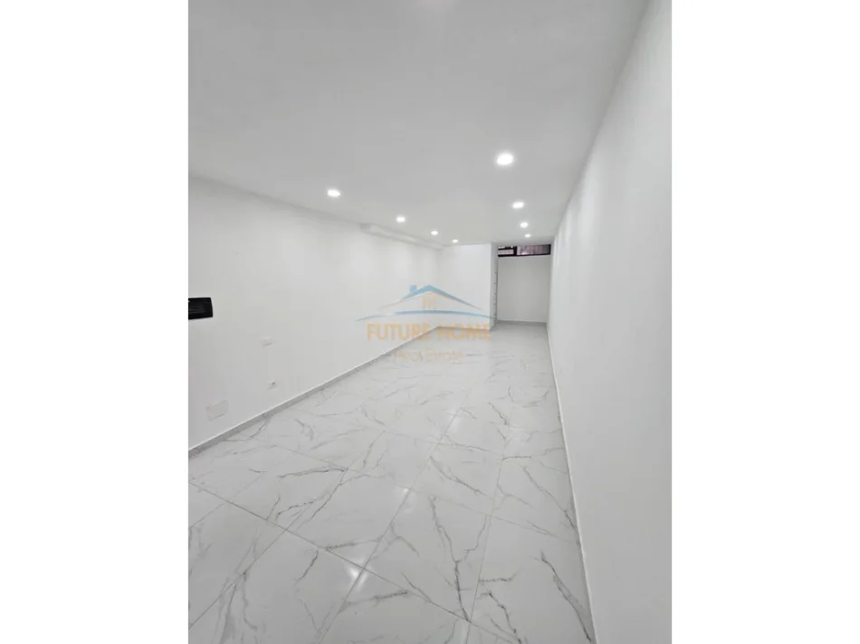 Tirane, shitet ambjent biznesi Kati -1, 48 m² 92.000 € (Komuna e Parisit)