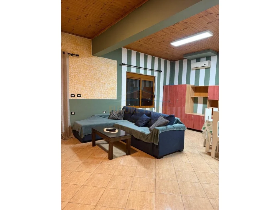 Tirane, jepet me qera Vile 2+1 Kati 3, 107 m² 380 € (mezez , mbrapa Burger ija)