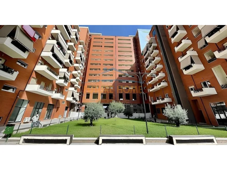 Tirane, jepet me qera apartament 2+1 Kati 10, 90 m² 600 € (Faik Konica)