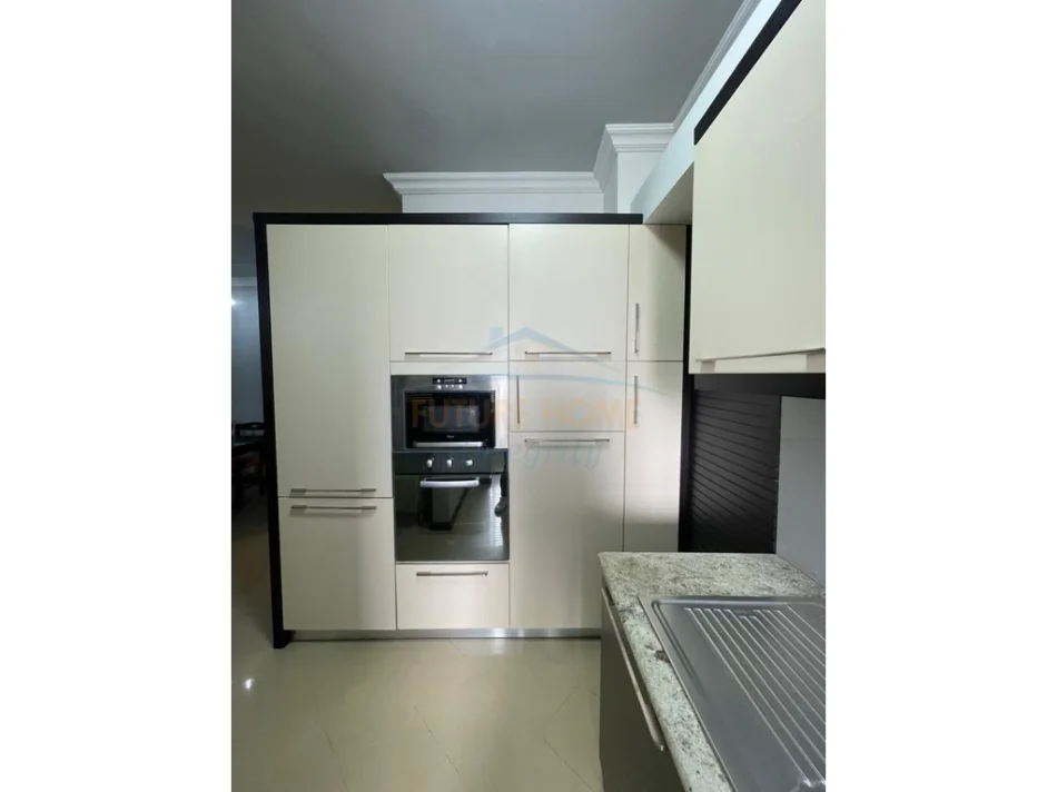 Tirane, jepet me qera apartament 2+1 Kati 5, 92 m² 500 € (Rruga Irfan Tërshana)