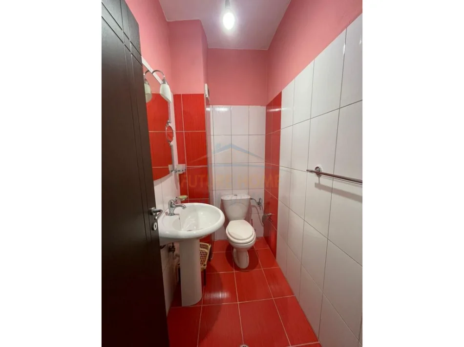 Tirane, jepet me qera apartament 2+1 Kati 5, 92 m² 500 € (Vilat Gjermane)